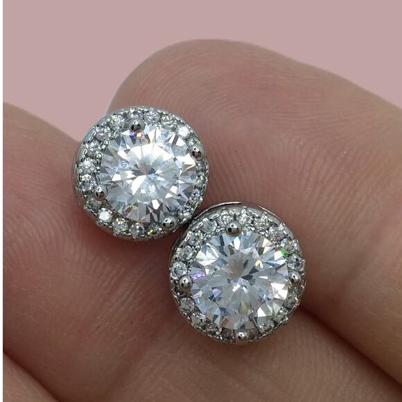 Round Halo Stud Earrings 2CT VVS1 Moissanite Sterling Silver 18K White Gold NEW - Picture 1 of 13